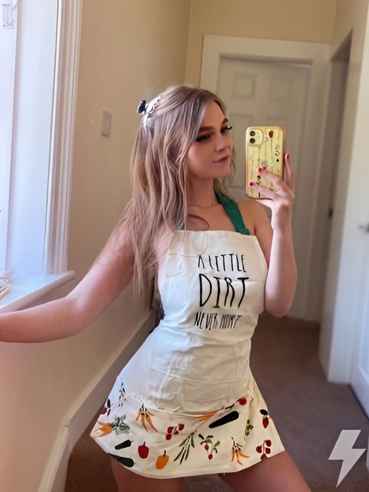 Софи привлекательная девушка из Шимановска цена от 4000 руб