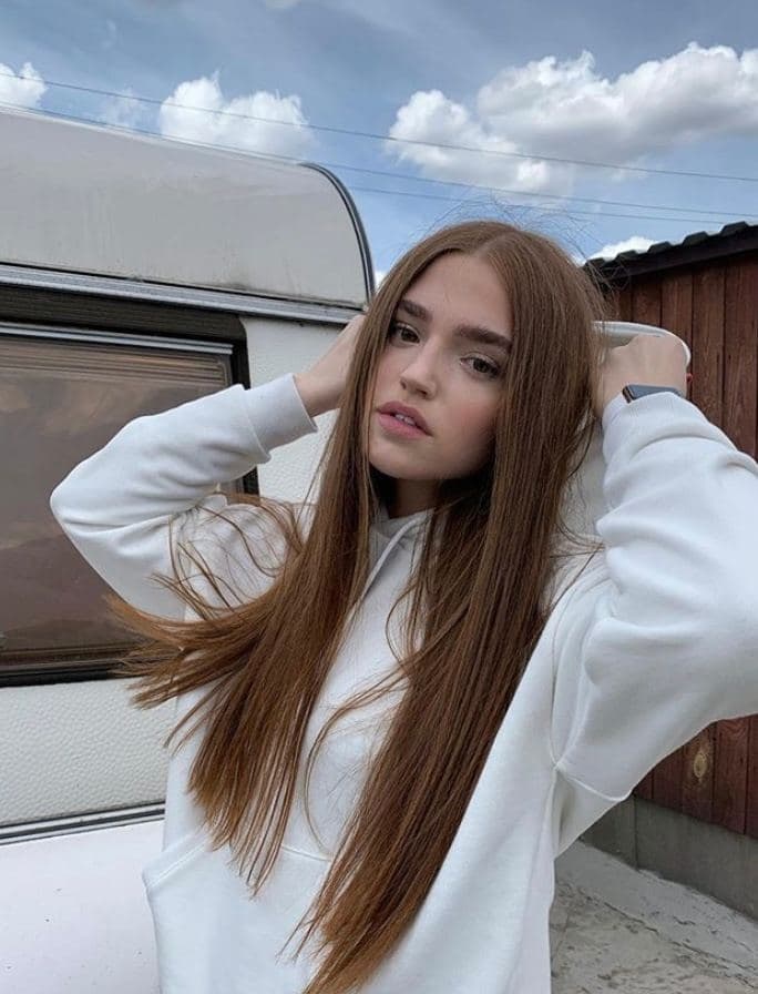 🎥 Кристиша привлекательная девушка из Шимановска цена от 4000 руб